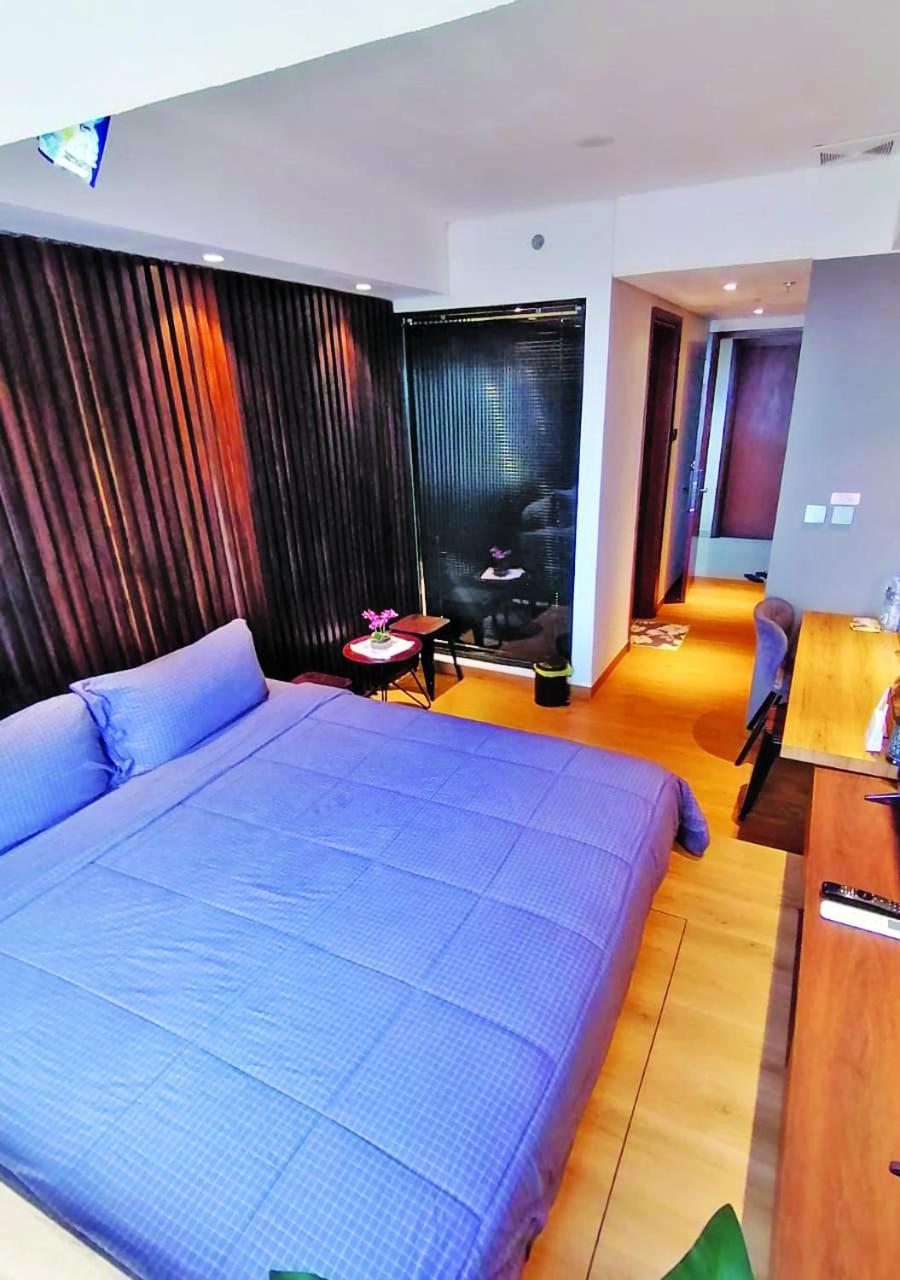 Newly Renovated 55th Floor Seaview Unit Pollux Batam