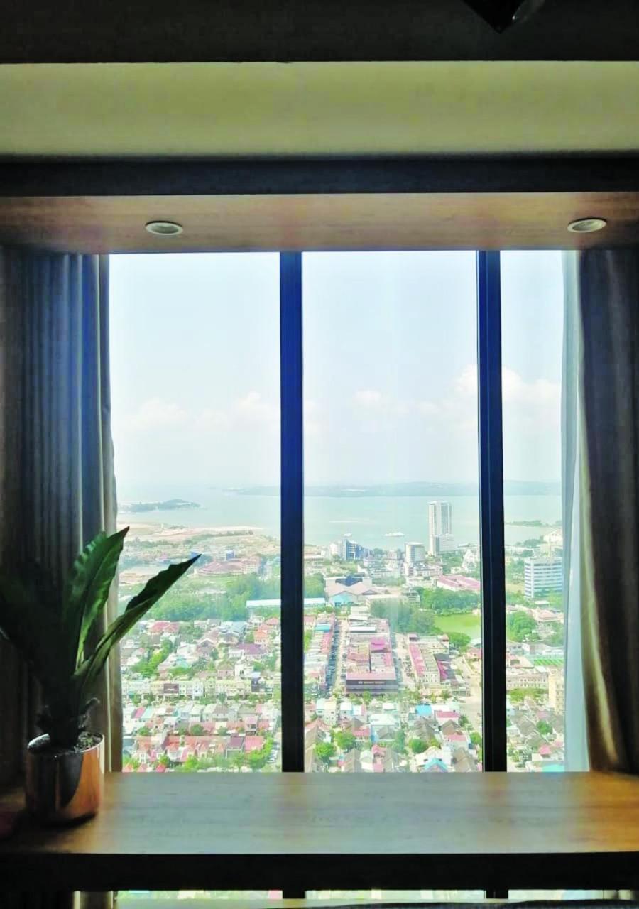Apartment Newly Renovated 55th Floor Seaview Unit Pollux